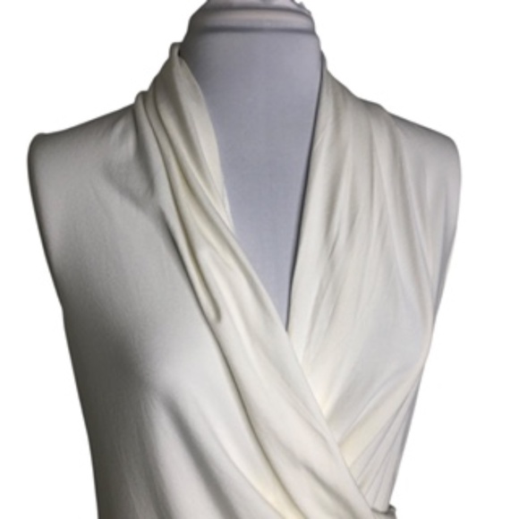 NWT New York & Co Stretch Faux Wrap Front Sleeveless Relaxed Fit Top Size L - Picture 2 of 9